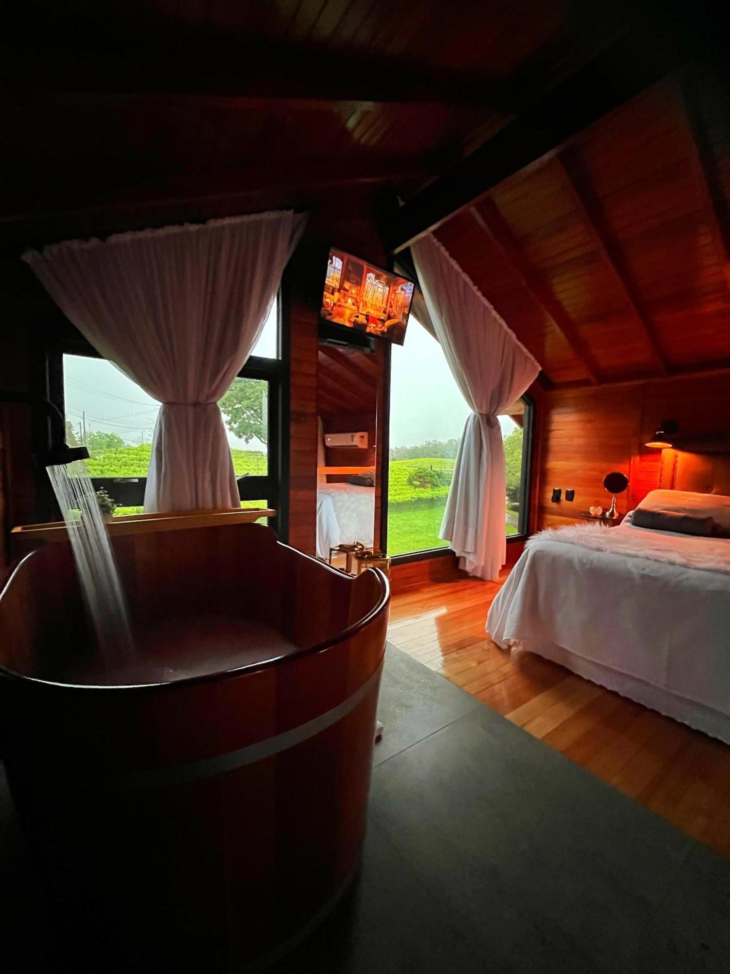 Capanna Del Vale - Um Refugio No Vale Dos Vinhedos Com Experiencia Exclusiva De Degustacao Na Vinicola Dom Candido Bento Goncalves Bagian luar foto